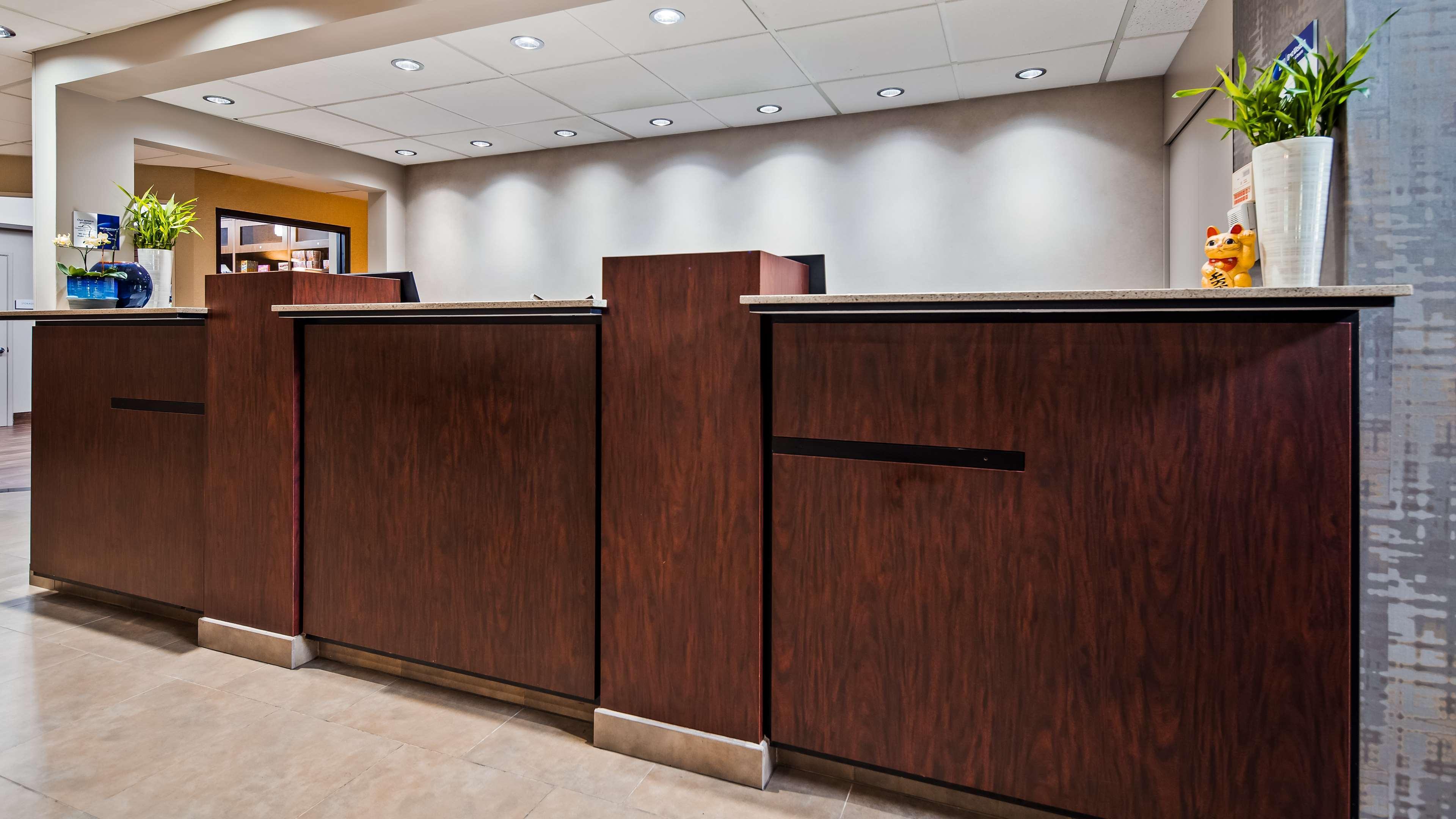 Best Western Plus Executive Hotel & Suites Sulphur Buitenkant foto